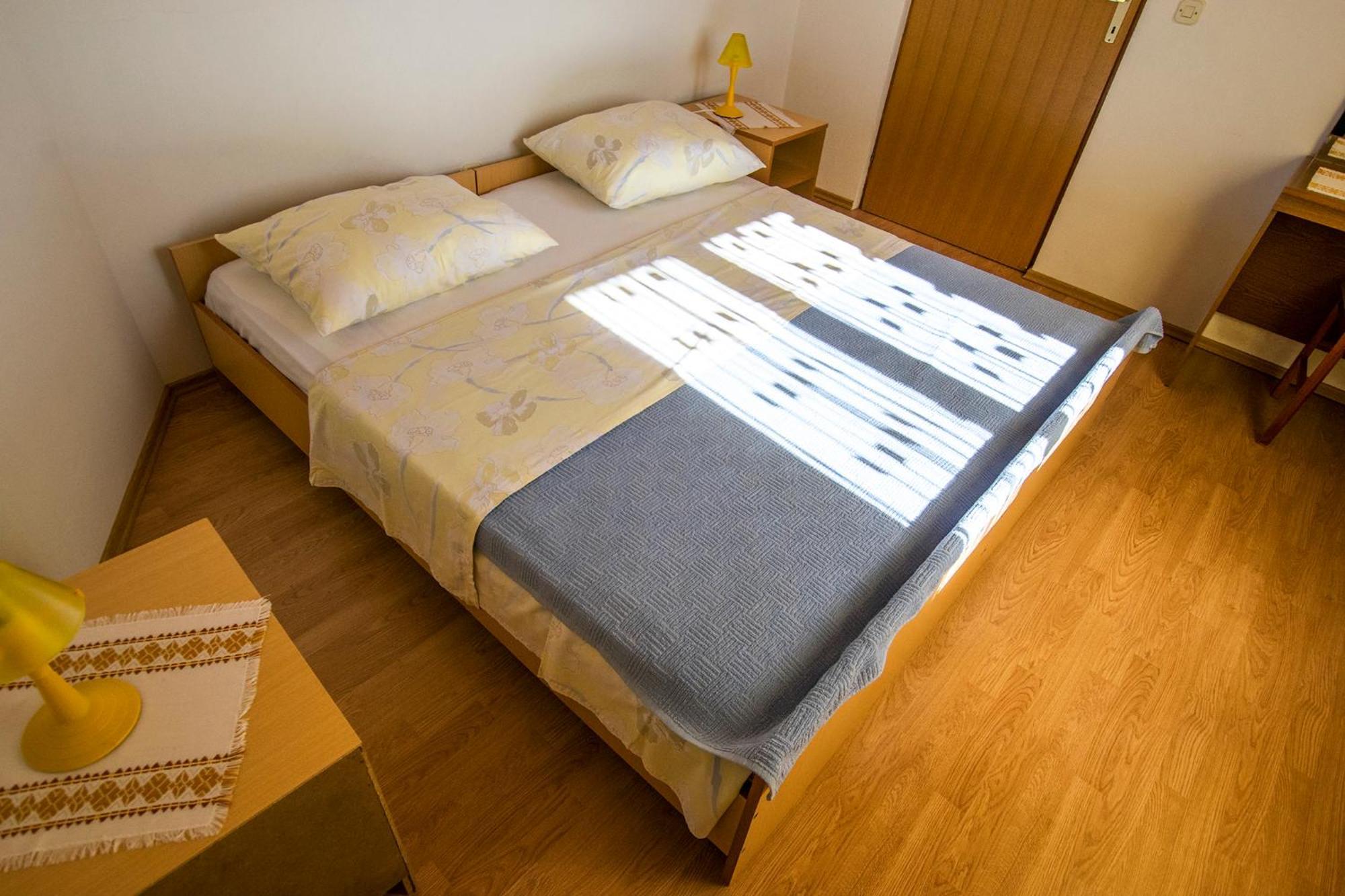 Apartments Zile Starigrad Paklenica Exterior photo