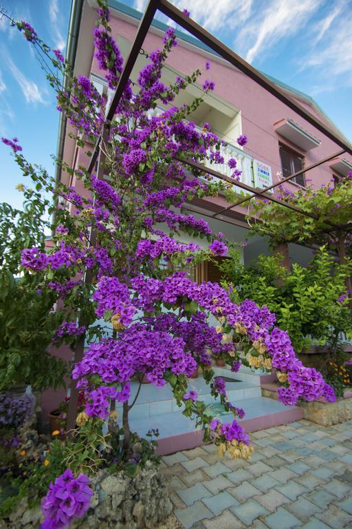 Apartments Zile Starigrad Paklenica Exterior photo