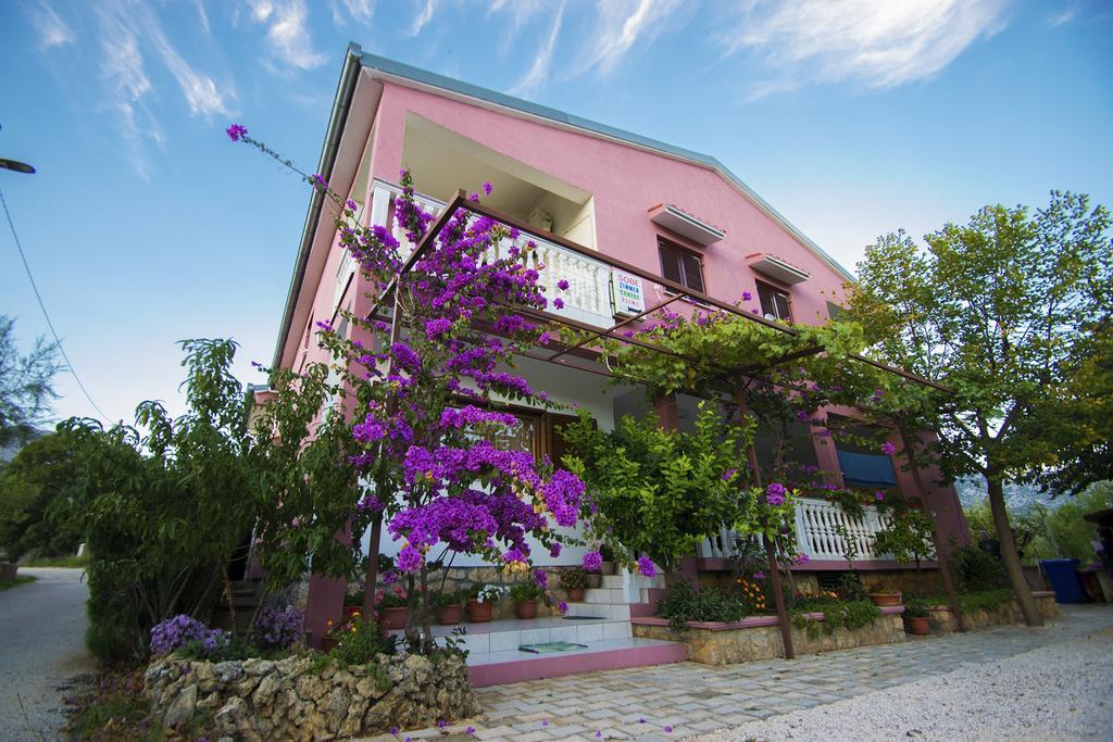 Apartments Zile Starigrad Paklenica Exterior photo