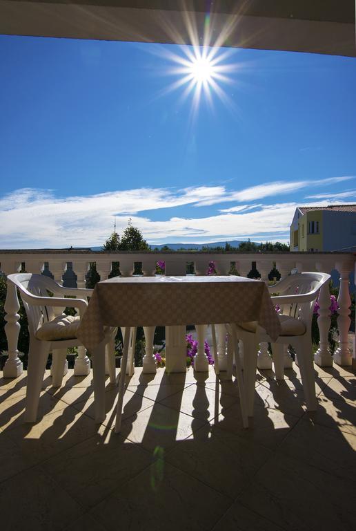 Apartments Zile Starigrad Paklenica Room photo