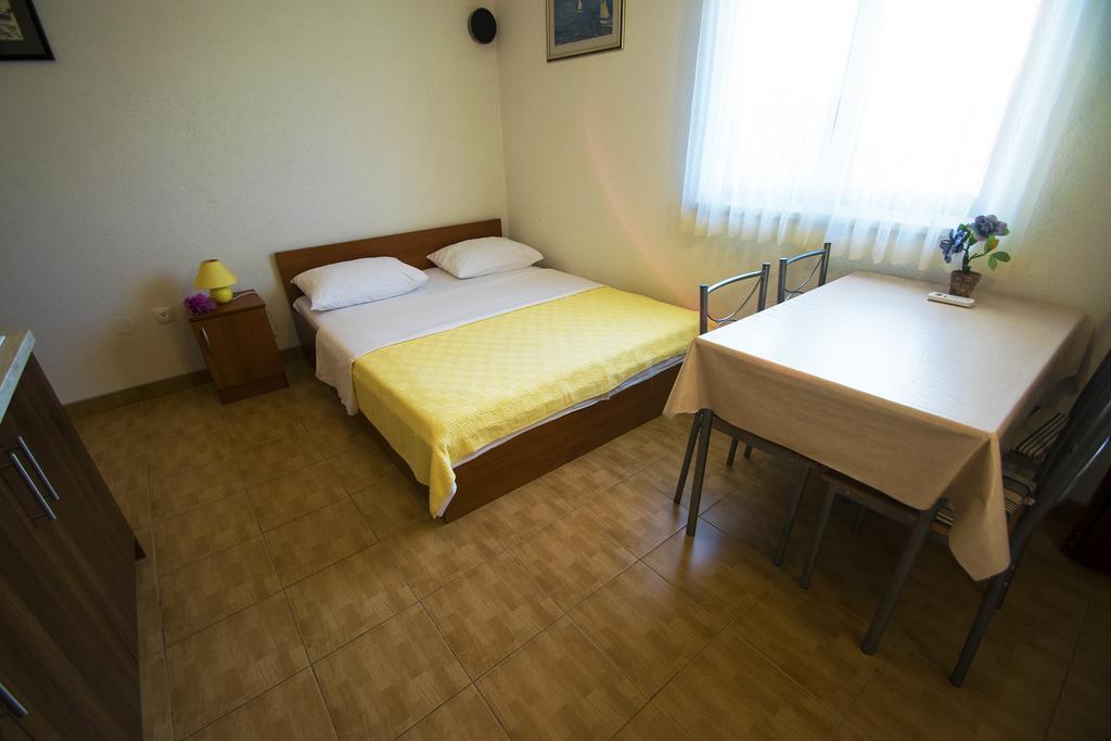 Apartments Zile Starigrad Paklenica Room photo