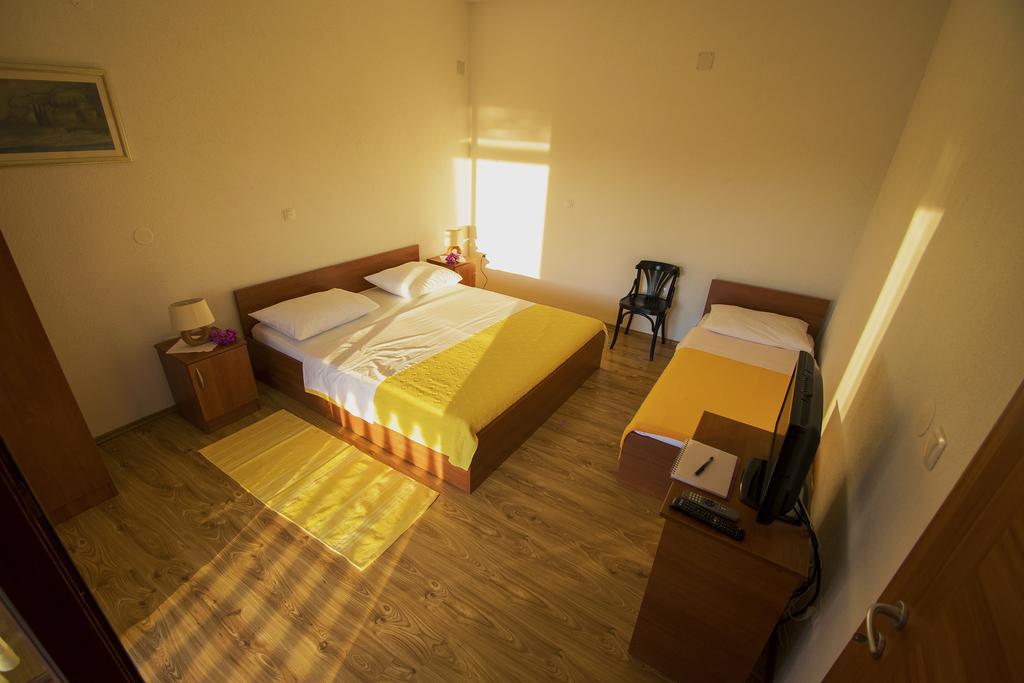 Apartments Zile Starigrad Paklenica Room photo
