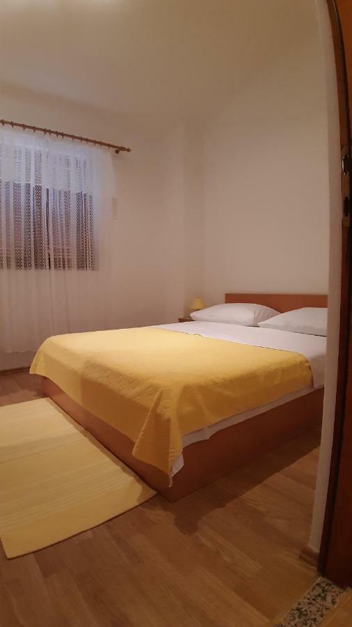 Apartments Zile Starigrad Paklenica Exterior photo