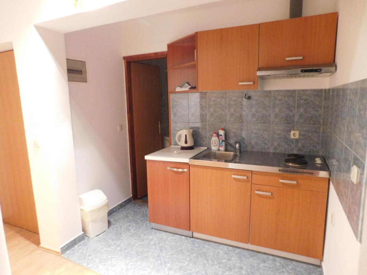 Apartments Zile Starigrad Paklenica Exterior photo