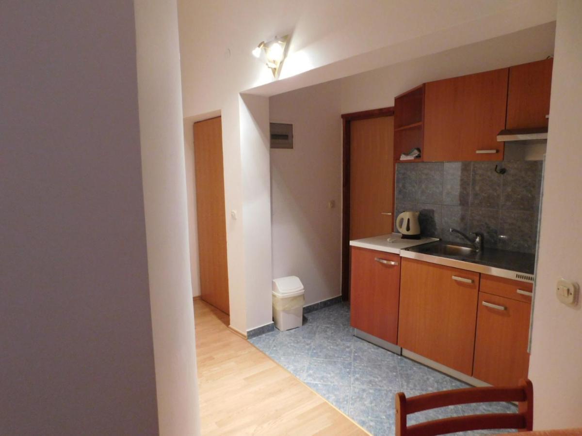 Apartments Zile Starigrad Paklenica Exterior photo